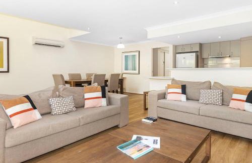 Broadwater Villa | Tides at 65 Cape View Resort