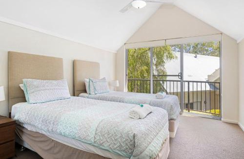 Broadwater Villa | Tides at 65 Cape View Resort