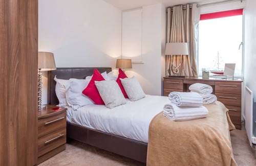 Poole Cabaña | Tides, Poole