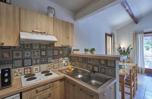 Quillan Casa | Tidy bungalow with dishwasher on a green domain