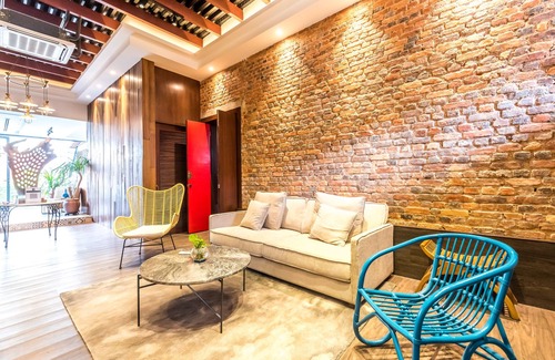 Downtown George Town Hotel | Tien Terrace