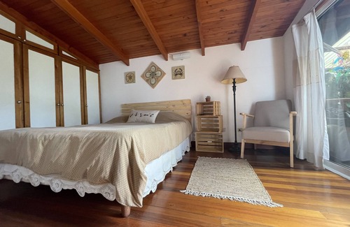 Escazú Cama Y Desayuno | Tierra Magica B&B and Art Studio