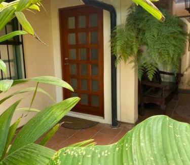 Escazú Cama Y Desayuno | Tierra Magica B&B and Art Studio