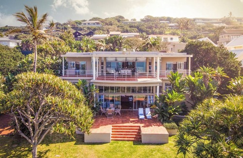 Umhlali Beach Casa | Tiffany Beach Salt Rock: A beautiful beach house, direct access to the beach.