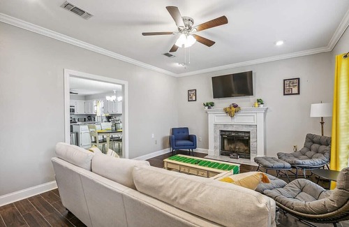 Highlands - Perkins Casa | Tiger's Den 🐯 4.5 mile to LSU, Games, Sleeps 8