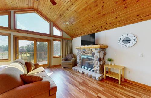 Dellwood Casa | Tigers Den - Upper