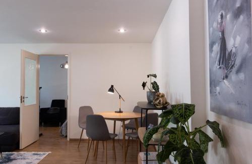 Tartu Apartamento | Tiigi str flats beside Old Town, parking Tartu Home