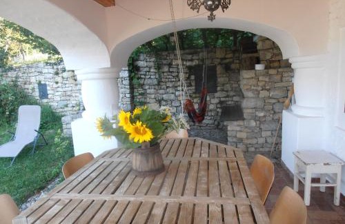 Monoszlo Casa | Tik hegyi ház