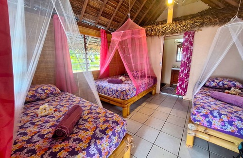 Tuherahera Cama Y Desayuno | TIKEHAU - Bungalow Pacific Beach Family