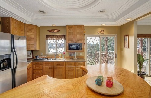 Mineral Casa | Tiki House, perfect large family getaway!