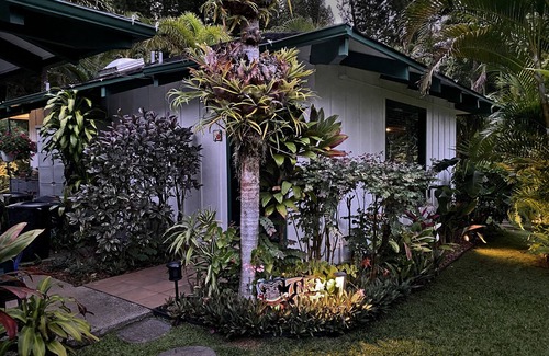 Wainiha Cabaña | Cabaña Tiki Hut - Exuberante jardín tropical, a pie de la playa de túneles TVNCU # 5161