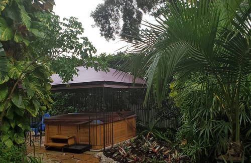 Dunedin Cabaña | Tiki Hut in tropical paradise