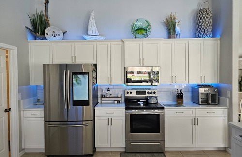 Edgewater Casa | Tiki Hut/Hot Tub Canal w/Gulf Access, Heated Pool Lanai 12 min. to PGD Airport