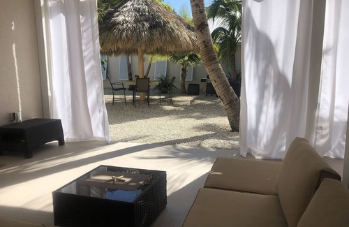 Englewood Apartamento | ¡Trato especial! Nuevo en el mercado. Disfruta tu SPA tropical