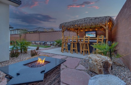 Sienna Hills Casa | Tiki Oasis at Ladera 325| Private Swimming Spa, Hot tub, and Community Pool