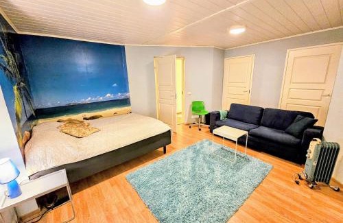 Kerava Casa | Tilava ja tunnelmallinen 26m2 huone max kuudelle hengelle
