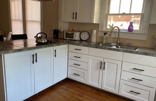 Brunswick Cabaña | Tillman Cottage, Charming 3-bedroom cottage in Brunswick, accepting pets