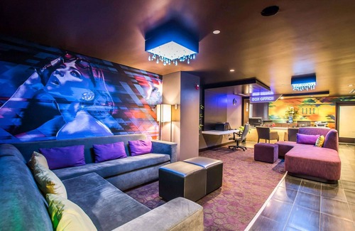 Los Angeles Hotel | Tilt Hotel Universal/Hollywood, Ascend Hotel Collection
