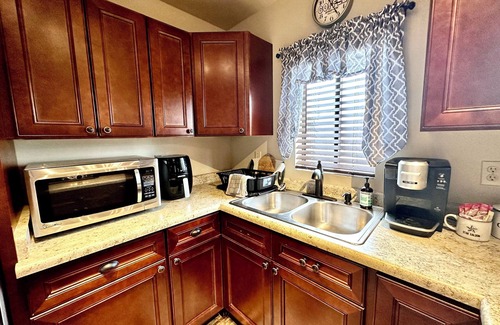 Montrose Cabaña | Tilted Rooster Ranch Guesthouse - 5 Minutes from Airport & 10 From Downtown