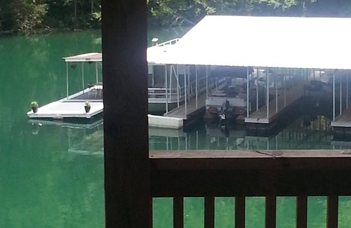 Big Creek Casa | Tiltn Hiltn Hermosa casa frente al lago en el lago Norris en Lafollette, TN