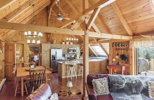 Windham Casa | Marco de madera a 5 minutos de Windham Mountain, alquiler perfecto para 2 familias