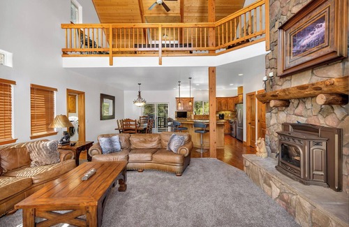 Shaver Lake Casa | Timber Lodge | 5 Min to Shaver Lake!