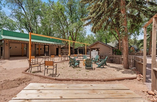 Colorado Springs Cabina | Timber Lodge Cabin 1