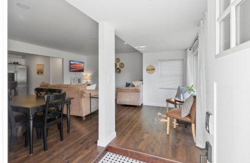 Douglas Casa | Timber Lodge - Short distance to downtown, beaches, and breweries
