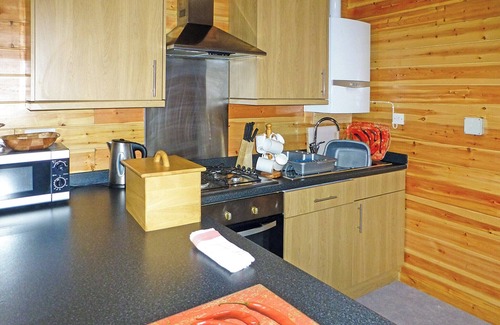 Cullompton Chalet De Esquí | Alojamiento de 2 habitaciones en Kentisbeare, Nr Cullompton
