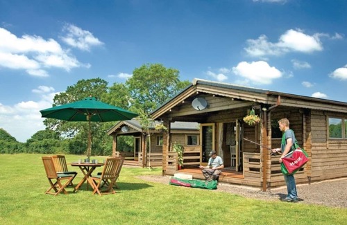 Cullompton Chalet De Esquí | Alojamiento de 2 habitaciones en Kentisbeare, Nr Cullompton