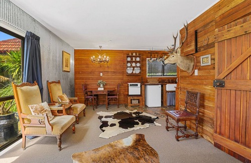 Rotorua Cabaña | Timber Retreat - CBD
