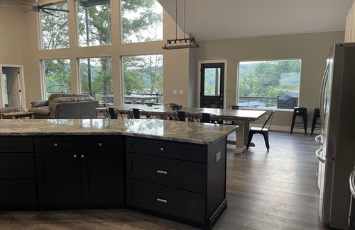 Speedwell Casa | Timber Ridge-LakeFront 9BR 11BA Sleep 24, Gentle Slope, Double Deck Dock w Slide