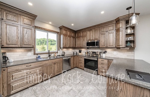 Muskoka Lakes Cabaña | Timber Rock Cottage - Lakeside in Muskoka