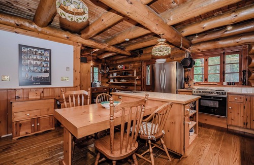 Lion's Head Cabaña | Timber Shores - 4000 sq ft waterfront dream cabin