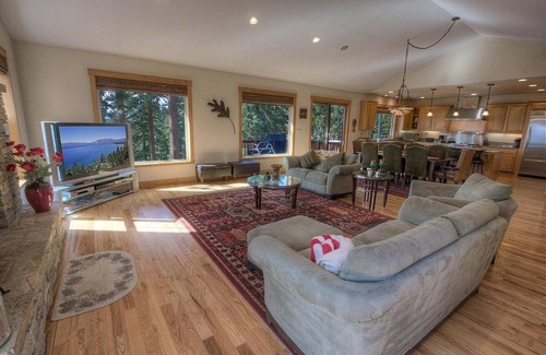 Kingswood Estates Casa | Timber View Lodge 4 Bedroom Home by RedAwning