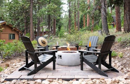 Carnelian Bay Chalet De Esquí | Timberline by AvantStay Stunning Chalet Cabin w Hot Tub Pool Table Home Theater