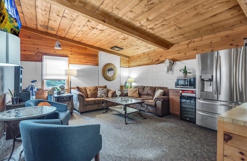 Ellicottville Cabina | Timberline Lodge - Downtown Ellicottville - Suite 103
