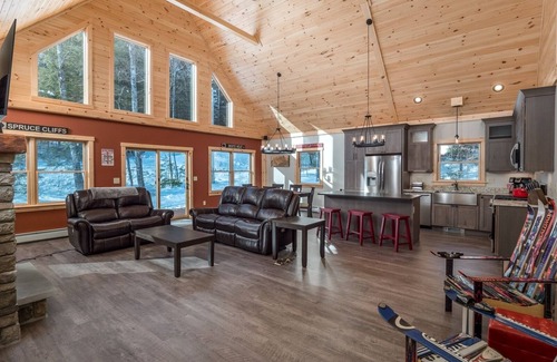Sunday River Area Casa | Timberline Mountain Lodge | 4 Bed, 3.5 Bath
