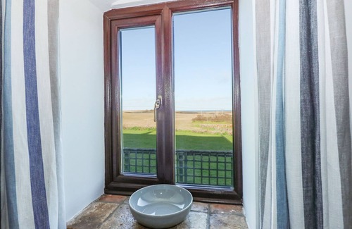 Weybourne Cabaña | TIMBERS, pet friendly, country holiday cottage in Weybourne