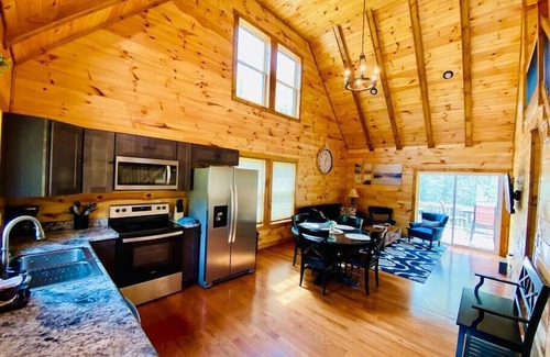 Rogers Cabina | Timberview Cabin | RRG-LUX | hot tub
