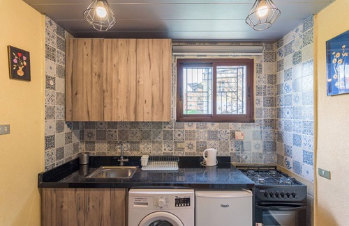 Batroun Apartamento | Timberwood Studio in Batroun