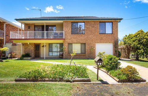 Culburra Beach Casa | Time and Tide - Pet Friendly - 1 Min Walk to Beach