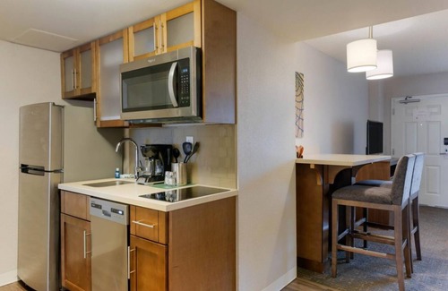 Kissimmee Hotel | Time for Adventure! Near Theme Parks, Pool, Free Breakfast