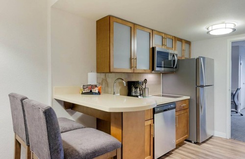 Kissimmee Hotel | Time for Adventure! Near Theme Parks, Pool, Free Breakfast