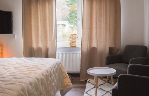 Traben-Trarbach Cama Y Desayuno | Time for two, spring water shower and thermal spa included - Guesthouse at the Moseltherme