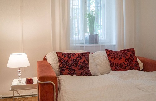 Matzleinsdorf Apartamento | Timeless 2BR Near Downtown