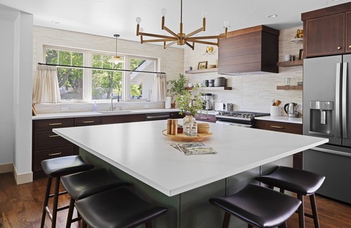 University District Casa | Timeless Comfort: Unwind in Our Remodeled 3 bedroom Retreat