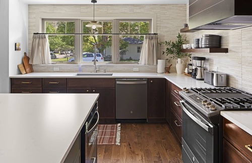 University District Casa | Timeless Comfort: Unwind in Our Remodeled 3 bedroom Retreat