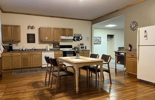 DuBois Apartamento | Timeless Elegance: 1 BR Haven in Historic Home
