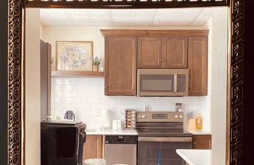 Springfield Casa | Timeless Elegance | Walk to Capitol & Attractions | Historic Luxury